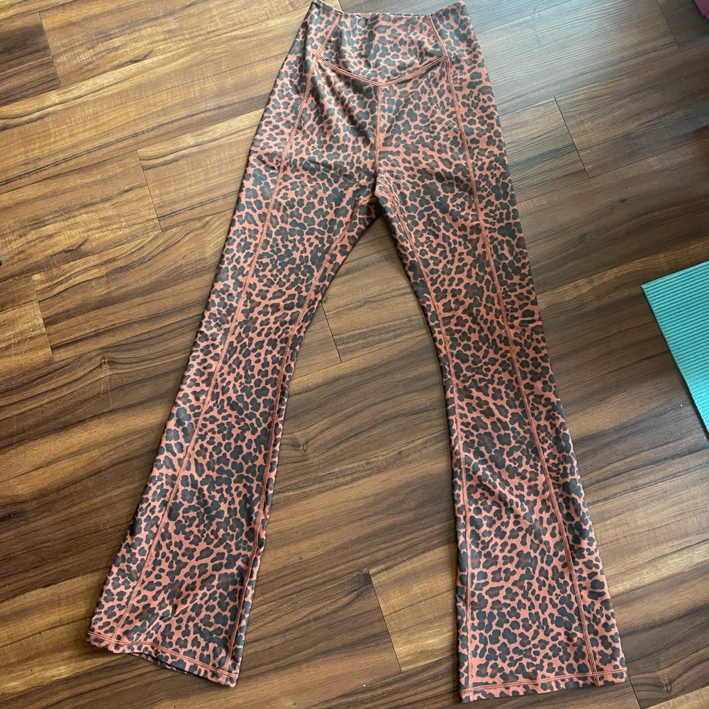 Spiritual Gangster Leopard Print Leggings - Black and Orange